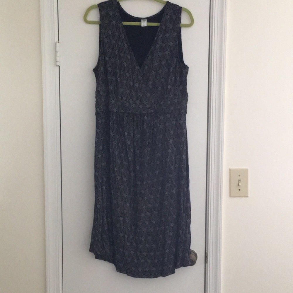 Black and white maternity stretchy dress